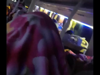 Chịch l&eacute;n tr&ecirc;n xe giường nằm